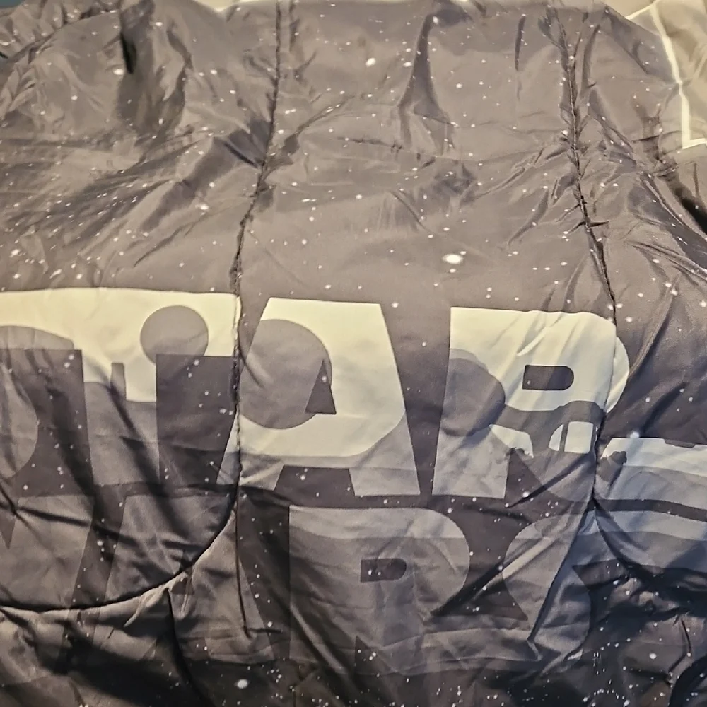 Star Wars Black and Gray Reversable  Comforter Twin